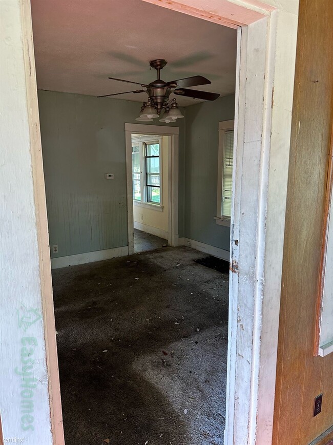 Building Photo - 2 br, 1 bath House - 3024 West Garden Street