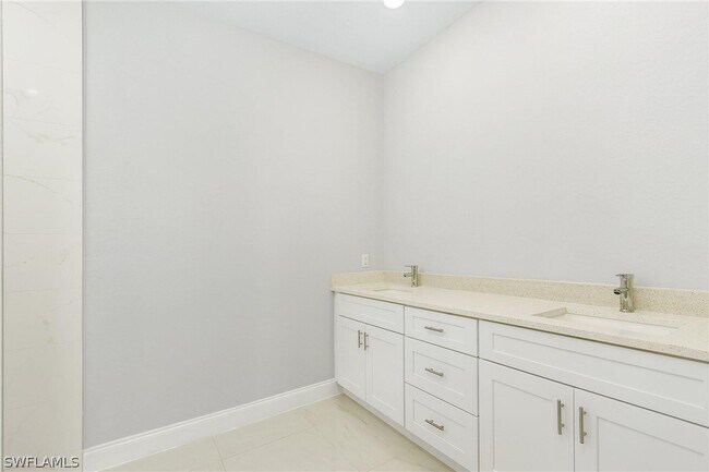 Foto del edificio - 2604 Tropicana Parkway W