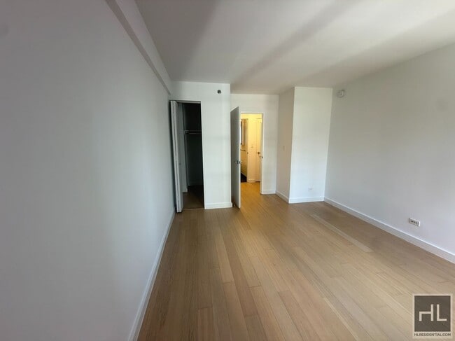 Building Photo - East 39th Street