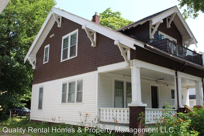 Building Photo - 725 Thomson St
