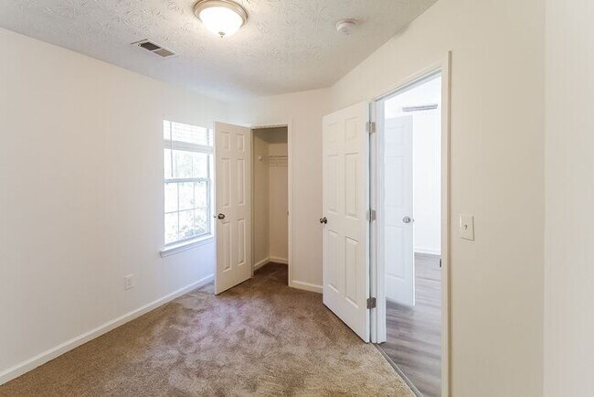 Foto del edificio - 5786 Wellborn Creek Dr