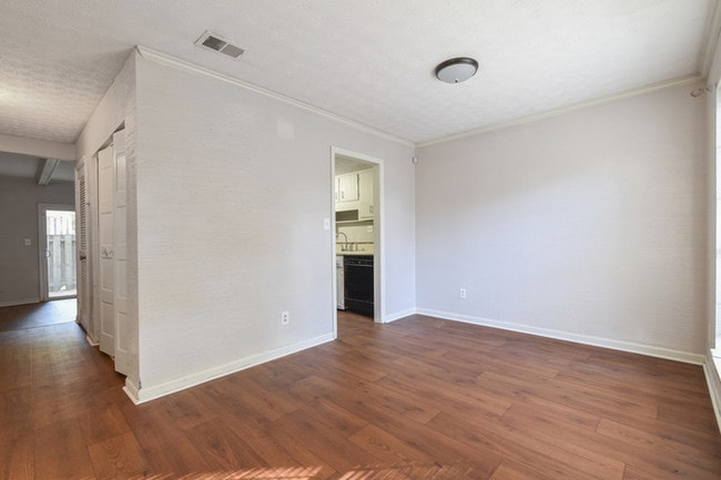 Building Photo - 6440 Woodstone Way