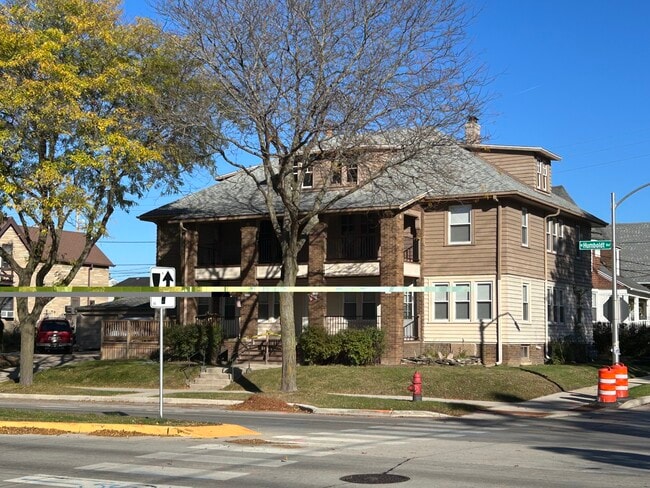 Building Photo - 3204 N Humboldt Blvd