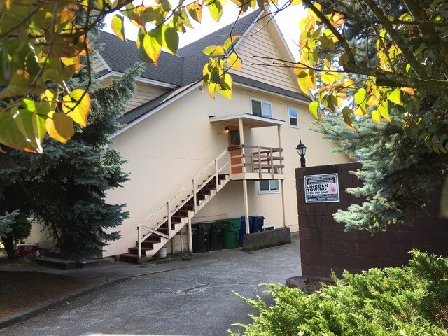Building Photo - 8503 Wallingford Ave N