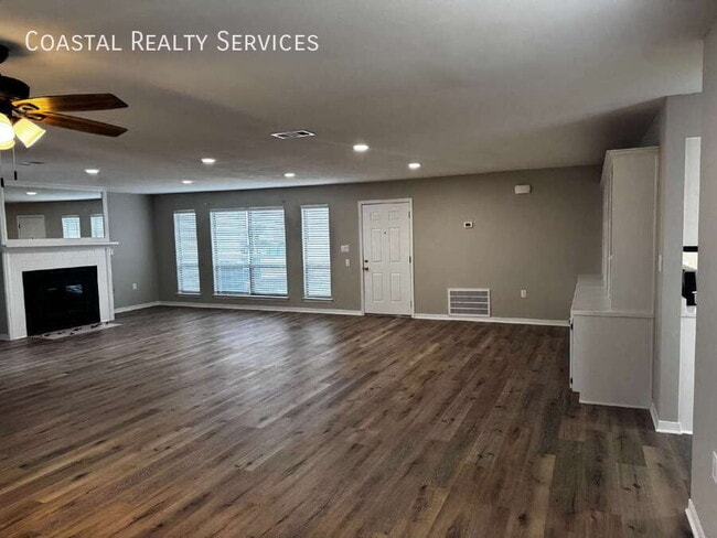 Foto del edificio - 926 Holbrook Cir