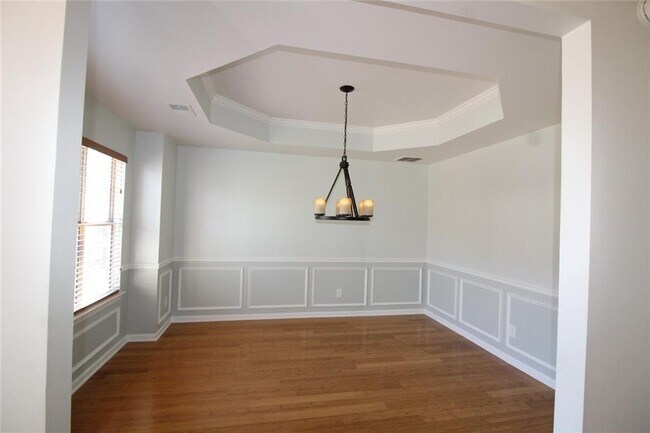 Building Photo - 10685 Pinewalk Forest Cir