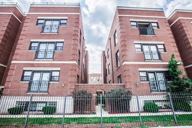 Foto principal - 543 E 43rd St