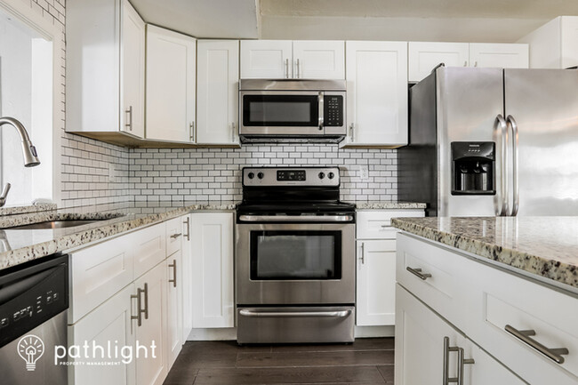 Building Photo - 2907 Norwich Drive West, Bradenton, FL, 34205