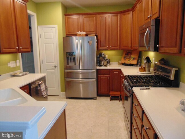 Building Photo - 271 Long Point Dr