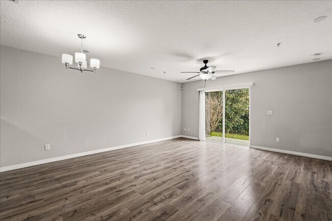 Foto del edificio - 13536 Tea Rose Way
