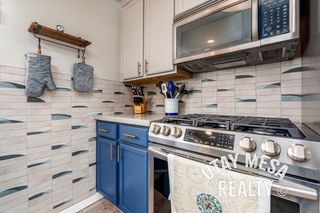 Foto del edificio - Fully Furnished 2BD/1BA Condo – Ideal for Traveling Professionals