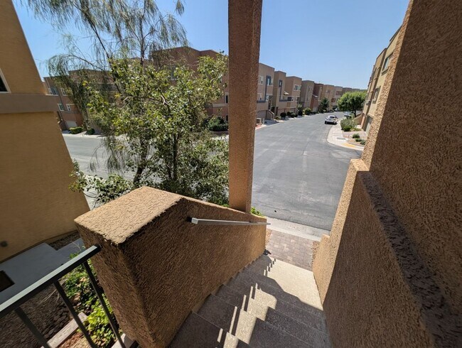 Foto del edificio - 10544 Headwind Ave