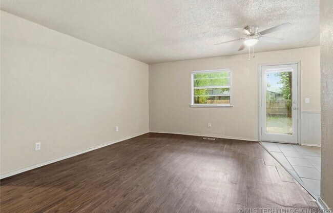 Foto del edificio - 4 Bedroom House