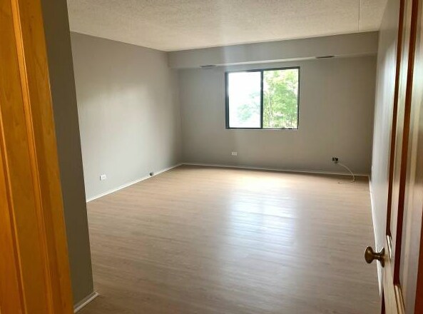 Foto del edificio - 475 Plum Creek Dr