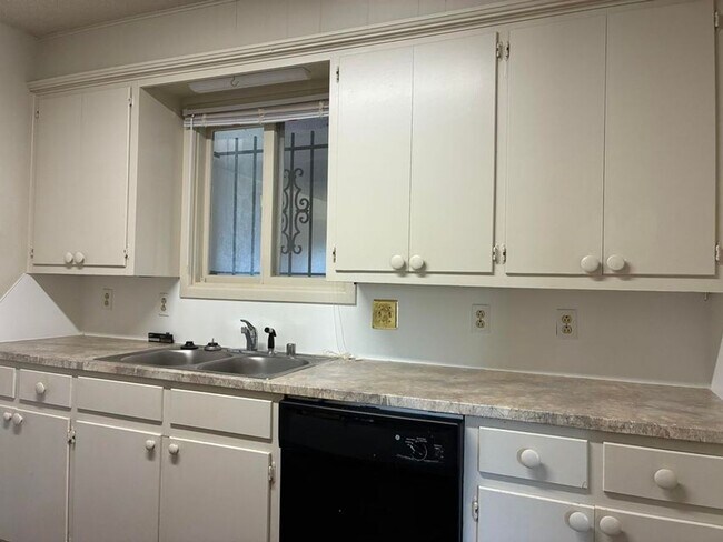 Building Photo - 3 Wagnon Dr