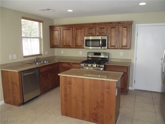 Foto del edificio - 9037 W Victor Creek Ave