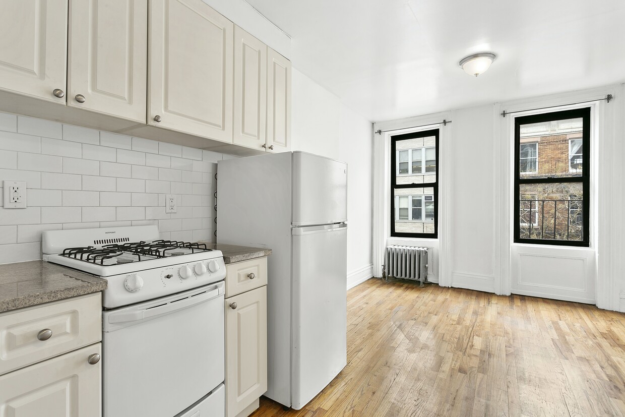 Foto principal - One Bedroom with Separate Office Space!