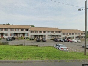 Building Photo - 151 Newington Ave