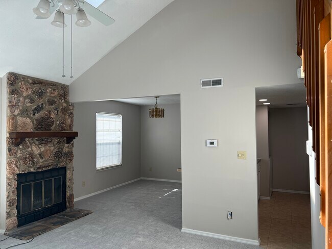 Building Photo - 2384 Fieldstone Cir