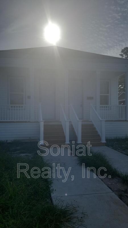 Primary Photo - 2231 Desire St