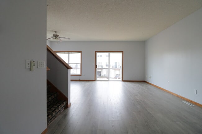 Foto del edificio - 7860 Old Carriage Ct