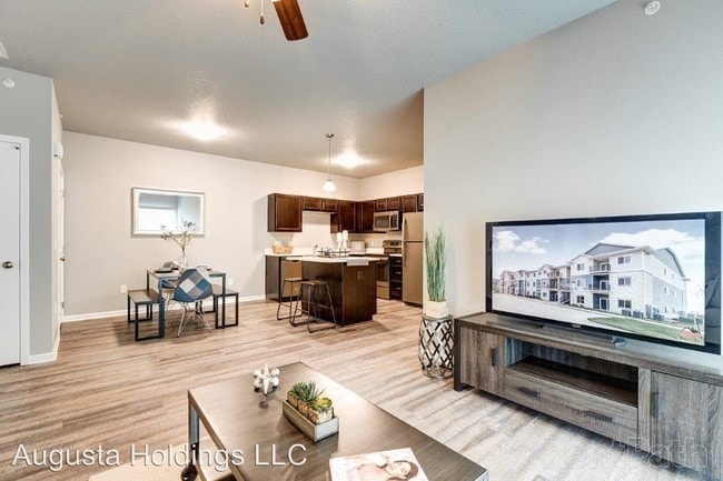 Foto del edificio - 5643 Northeast Lowell Lane