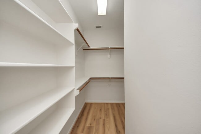 Building Photo - 4418 Bermuda Dr