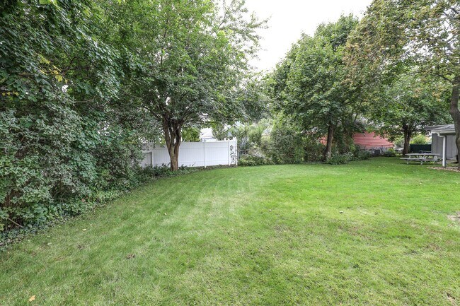 Building Photo - 80 Mast Rd