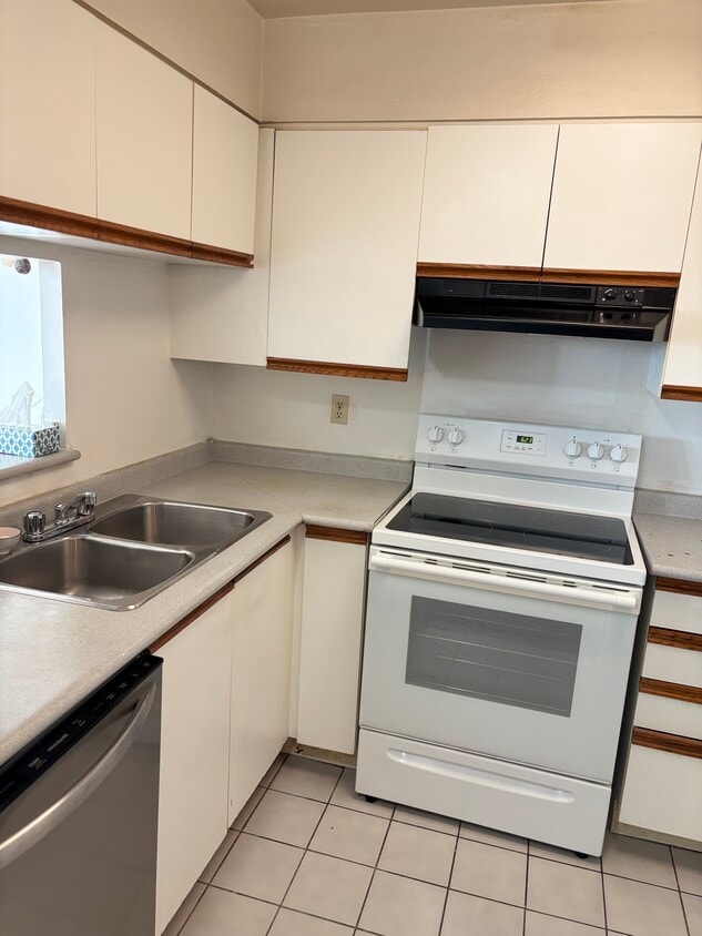 Photo principale - 3233 Eglinton Av E