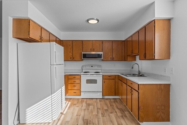 Building Photo - Your new home complete with Washer and Dry...