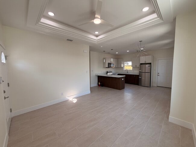Building Photo - 609 N Alexandrite Ave