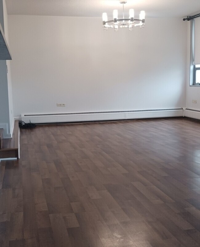 Foto del edificio - 8801 W Golf Rd