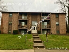 Building Photo - 896 Brookfield Dr