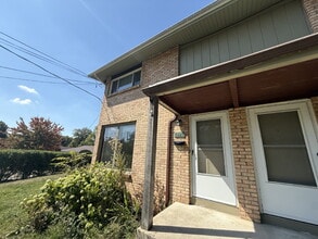 Building Photo - 1227 Northfield Ave NE