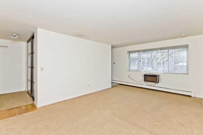 Foto del edificio - Studio, 1 bath  - 426 W Barry Ave 311