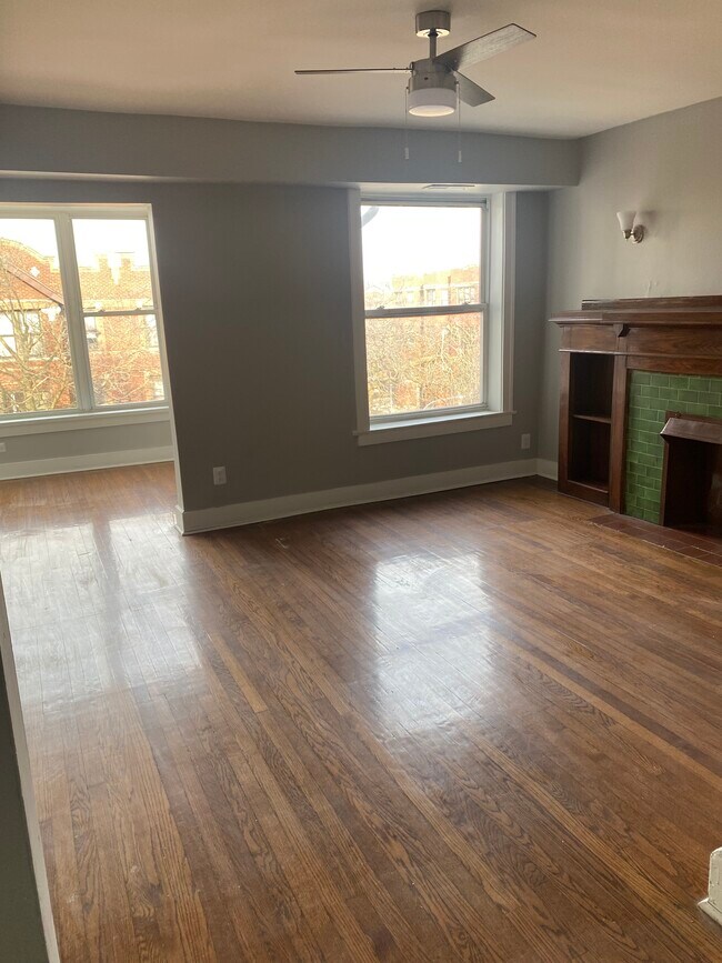 living room - 6803 S East End Ave