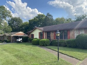 Building Photo - 625 Elaine Dr