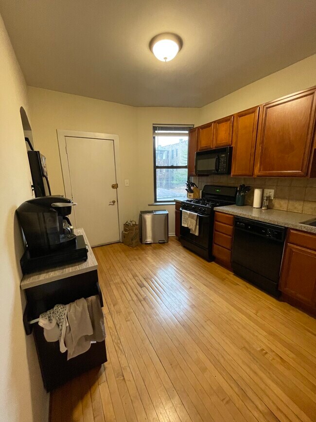 Foto del edificio - 3724 N Sheffield Ave