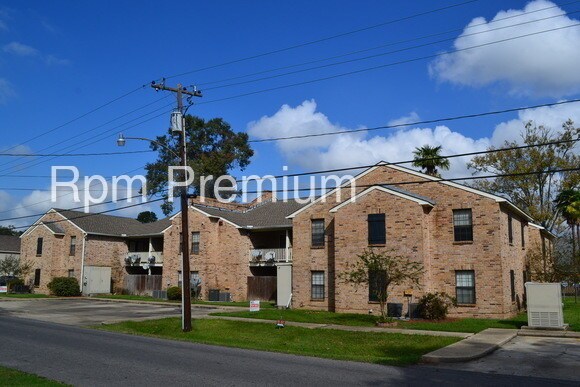 Building Photo - Cozy Two Bedroom Condo in New Roads