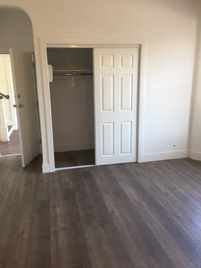 Foto del edificio - 845 Normandie Ave