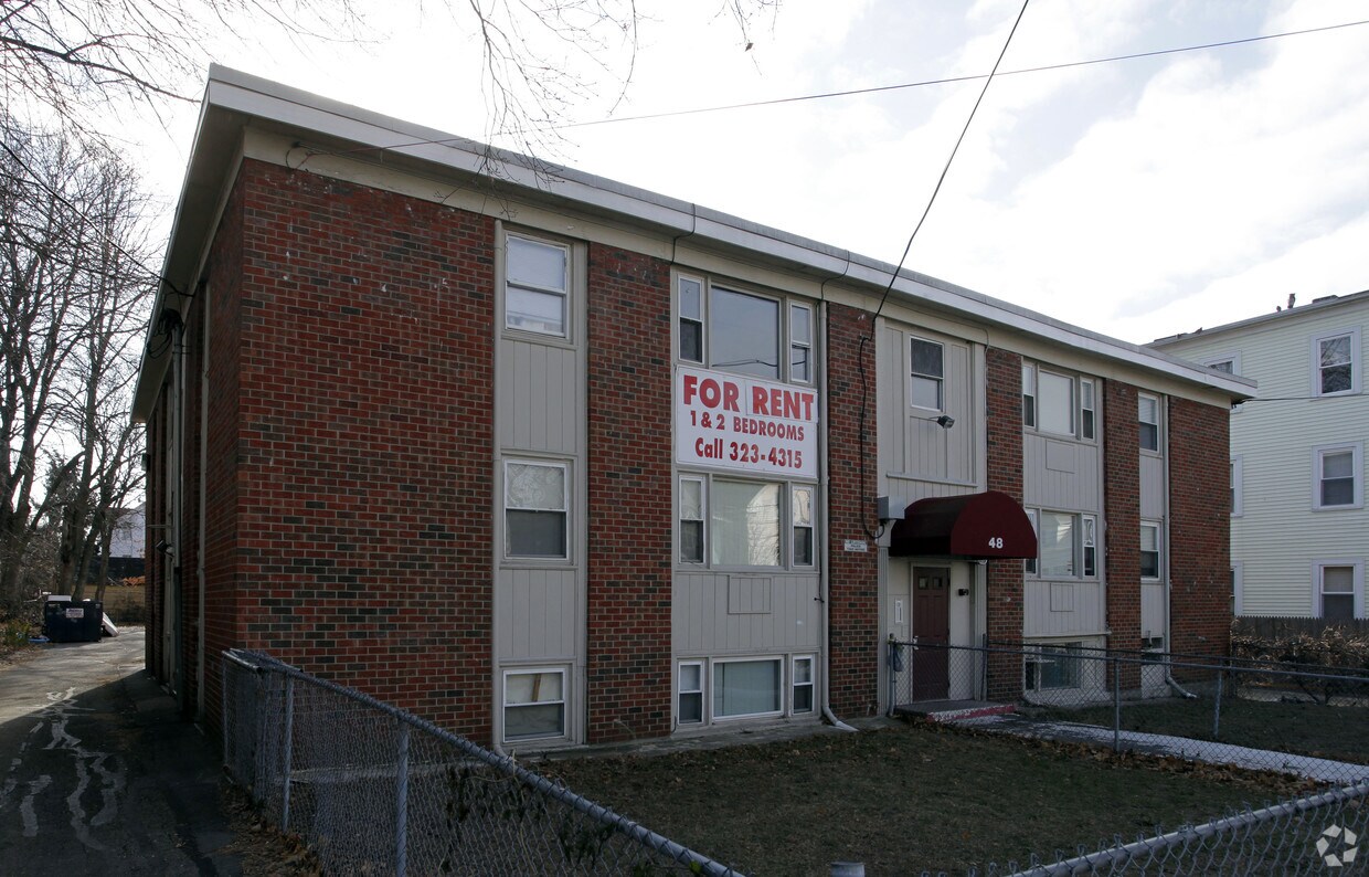 Building Photo - 48 Sackett St