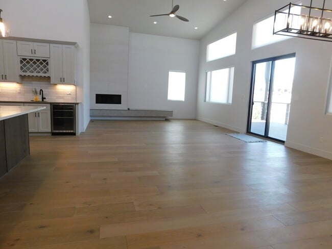 Building Photo - Stunning Home in Redlands Mesa