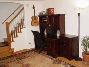 Entrance Rm/Living Rm - 7344 W Rascher Ave