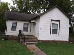 312 W South St