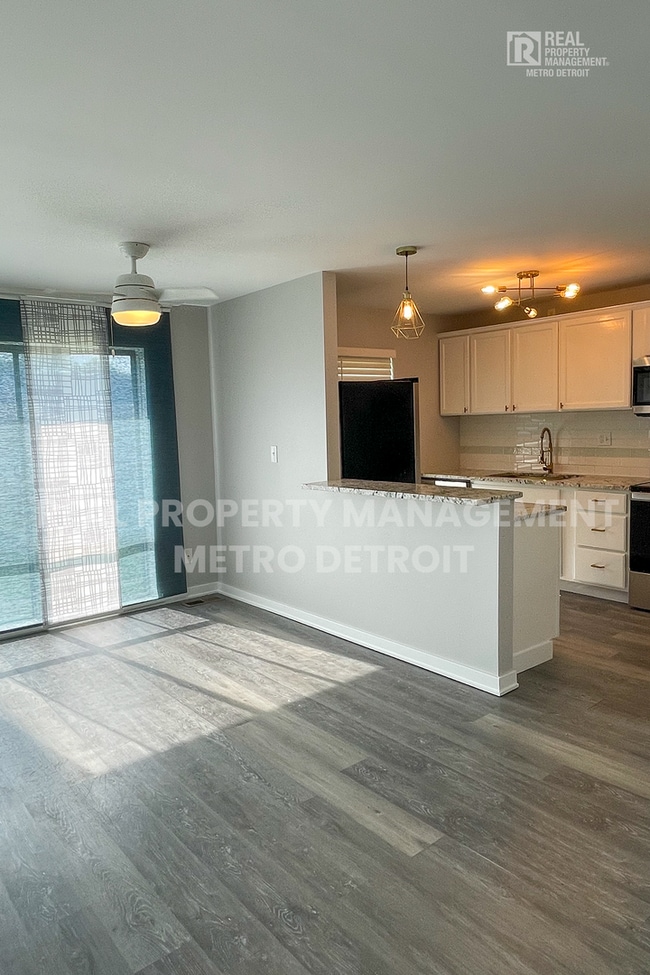 Building Photo - 22148 Dante St