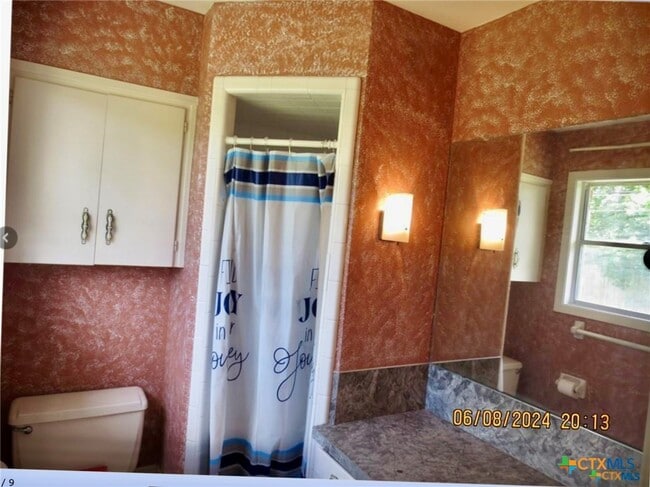 Building Photo - 205 Avalon Dr