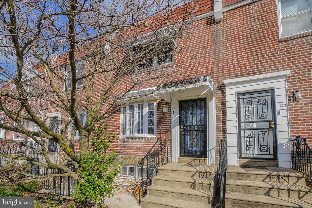 Foto principal - 8429 Michener Ave