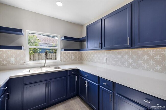 Foto del edificio - 17 Standard Ave