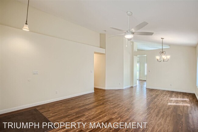 Foto del edificio - 4 br, 3 bath House - 2800 Evelyn Lake Court