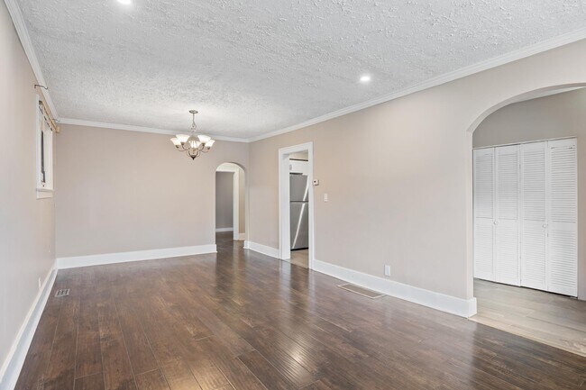 Photo du bâtiment - 835 Moy Ave